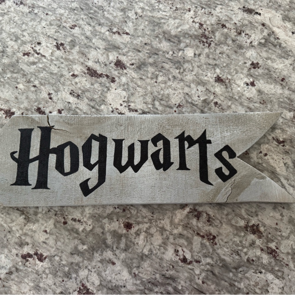 Wooden Handcrafted/Painted Hogwarts Sign